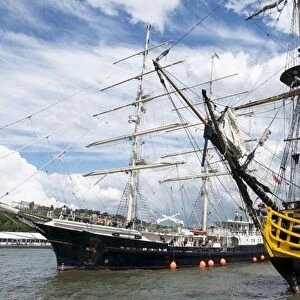 The frigate Grand Turk and three masted boat the Tenacious from Britain