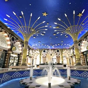 Gold Souk, Dubai Mall, the largest shopping mall in the world with 1200 shops
