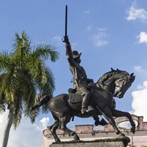 Ignacio Agramonte statue, Camaguey, Cuba, West Indies, Caribbean, Central America
