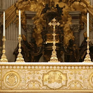 Main altar, St. Peters Basilica, Vatican, Rome, Lazio, Italy, Europe