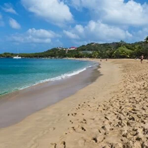 Sand beach of Salt Whistle Bay, Mayreau, The Grenadines, St. Vincent and the Grenadines, Windward Islands, West Indies, Caribbean, Central America