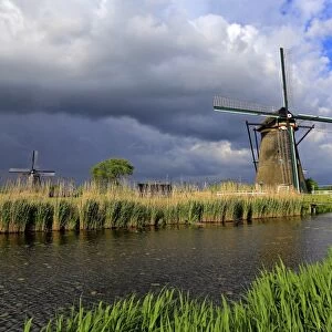 Windmills in Kinderdijk, UNESCO World Heritate Site, South Holland, Netherlands, Europe
