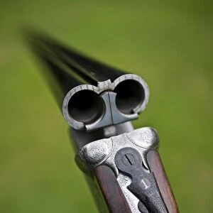England; A fine side-by-side 12 bore shotgun made by