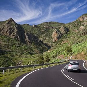 Spain, Canary Islands, La Gomera, Degollada de Peraza, mountain road