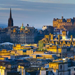 UK, Scotland, Edinburgh, Edinburgh Castle and tower of Balmoral Hotel