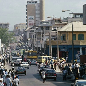Ghana, Accra, Busy street scene in the city centre