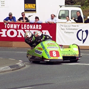 Kenny Howles & Doug Jewell (Ireson Yamaha) 2002 Sidecar TT