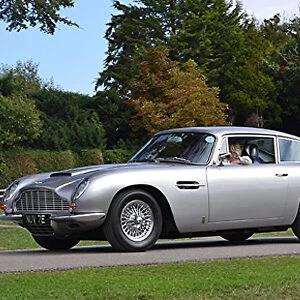 Aston Martin DB6 1967 Silver