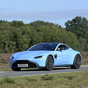 Aston Martin Vantage 2019 Blue light