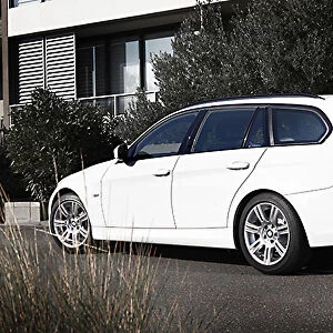 BMW 320d Estate, 2011, White