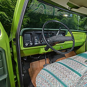 Ford Classic F100 Custom Pickup truck 1973 Green lime, metallic