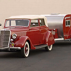 Ford Convertible Sedan (with caravan) 1935 Red