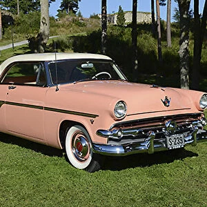 Ford Customline 1954 Pink
