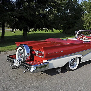 Ford Fairlane 500 Convertible 1958 Red & white