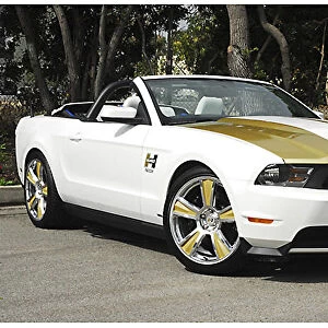 Ford Hurst Performance Mustang GT Convertible 2010 White & gold