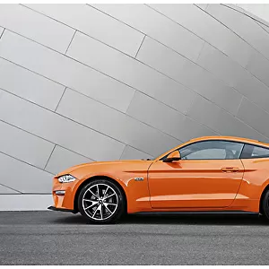 Ford Mustang 2. 3L Ecoboost 2021 Orange