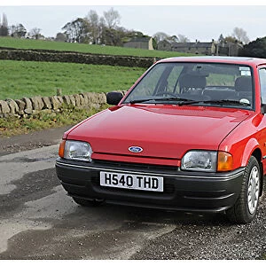 Ford Orion 1600, 1990, Red