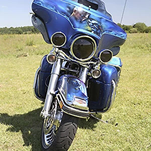 Harley Davidson Electra Glide Ultra, custom paint job see release 03-06-2011-01