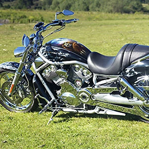 Harley V Rod 1130cc reg: release form 03-06-2011-05, custom paint job