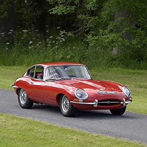 Jaguar E-Type 4. 2 Coupe, 1965, Red