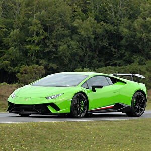 Lamborghini Huracan Performante Coupe 2019 Green and black