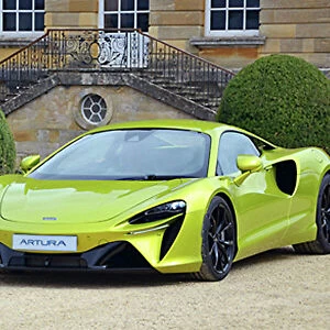 McLaren Artura 2022 Green metallic, light