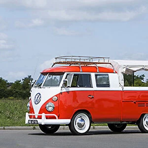 Volkswagen VW Classic Camper van (split-screen, crew cab pickup), 1966, Orange, & white
