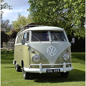 VW Volkswagen Classic Camper van 1960 Green & white