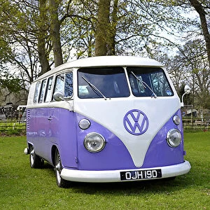 VW Volkswagen Classic Camper van 1966 Purple & white