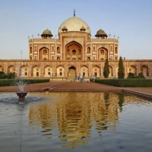 Humayuns Tomb, a complex of Mughal architecture built as Mughal Emperor Humayuns tomb