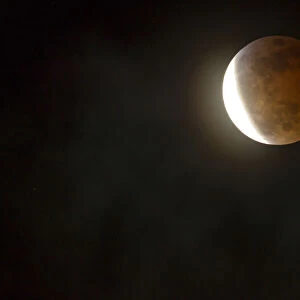 USA, California, San Luis Obispo County. Full blood moon lunar eclipse. Credit as