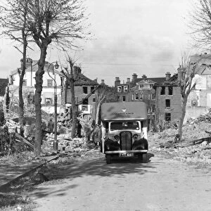 Blitz in London -- ambulance at Ladywell, Lewisham, WW2