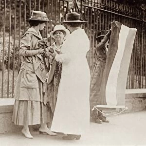 SUFFRAGETTES, 1917. American suffragettes Florence Youmans and Annie Arniel being