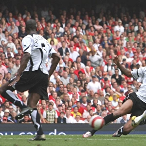 Adebayor Scores the Second Goal: Arsenal 3-1 Fulham, Barclays Premiership, Emirates Stadium, London, 2007