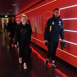 Arsenal's Leah Williamson Makes Debut at Emirates Stadium: Arsenal Women vs. Tottenham Hotspur (2022-23)