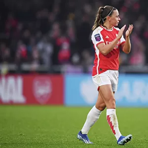 Arsenal's McCabe Bids Emotional Farewell in WSL: Substituted Off Against West Ham