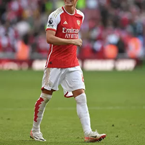 Martin Odegaard's Thrilling Victory Celebration: Arsenal's Triumph Over Manchester United (2023-24 Premier League)