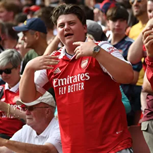 Passionate Arsenal Fans: Arsenal vs Everton at Emirates Stadium (2021-22)