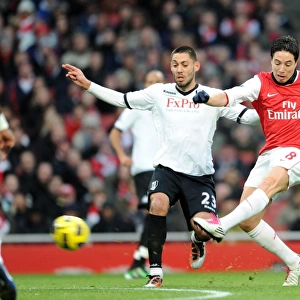 Samir Nasri (Arsenal) Clint Dempsey (Fulham). Arsenal 2: 1 Fulham. Barclays Premier League