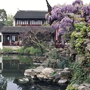 China, Jiangsu, Suzhou, Master of Nets Garden (Wangshi Yuan), small lake