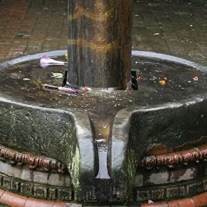 Shiva lingam altar