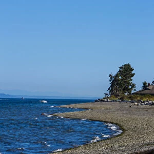 Seashore on sunny day, Puget Sound, Fay Bainbridge Park, Bainbridge Island, Washington State, USA