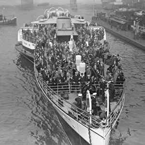 The Crested Eagle leaving London Bridge for Margate 22 May 1926