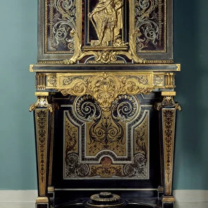 Art France: Cabinet adorns the figure of King Louis XIV (1638-1715) in Hercules Gaulois