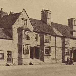 Bell Inn, near Huntingdon where Stilton cheese was first sold and promoted (b / w photo)