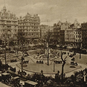 Leicester Square, London (b / w photo)