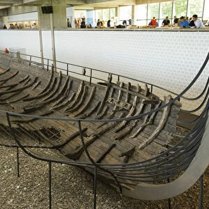 A preserved and re-constructed longboat (photo)
