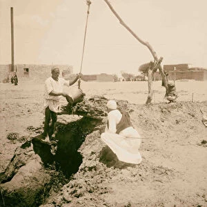 Primitive way irrigating 1900 Egypt