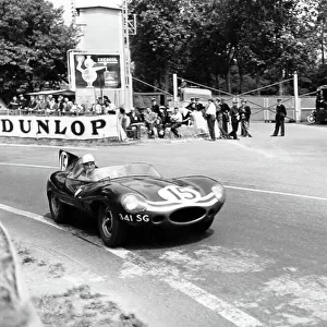 1957 Le Mans 24 hours. Le Mans, France. 22-23 June 1957. Ninian Sanderson/John Lawrence (Ecurie Ecosse Jaguar D-type), 2nd position, action. World Copyright: LAT Photographic Ref: C49318