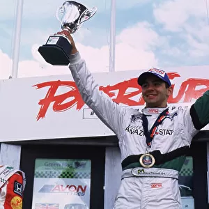British Formula Three Rd6 Brands Hatch, England, 3rd- 4th June 2000. Race winner antonio Pizzonia raises his arm in triumph. World Spinney/LAT Photographic